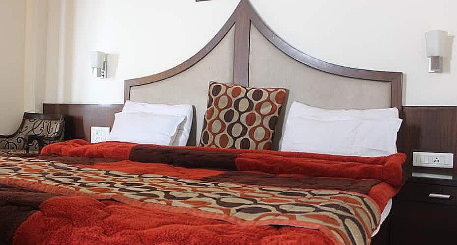 Monarch  Hotel