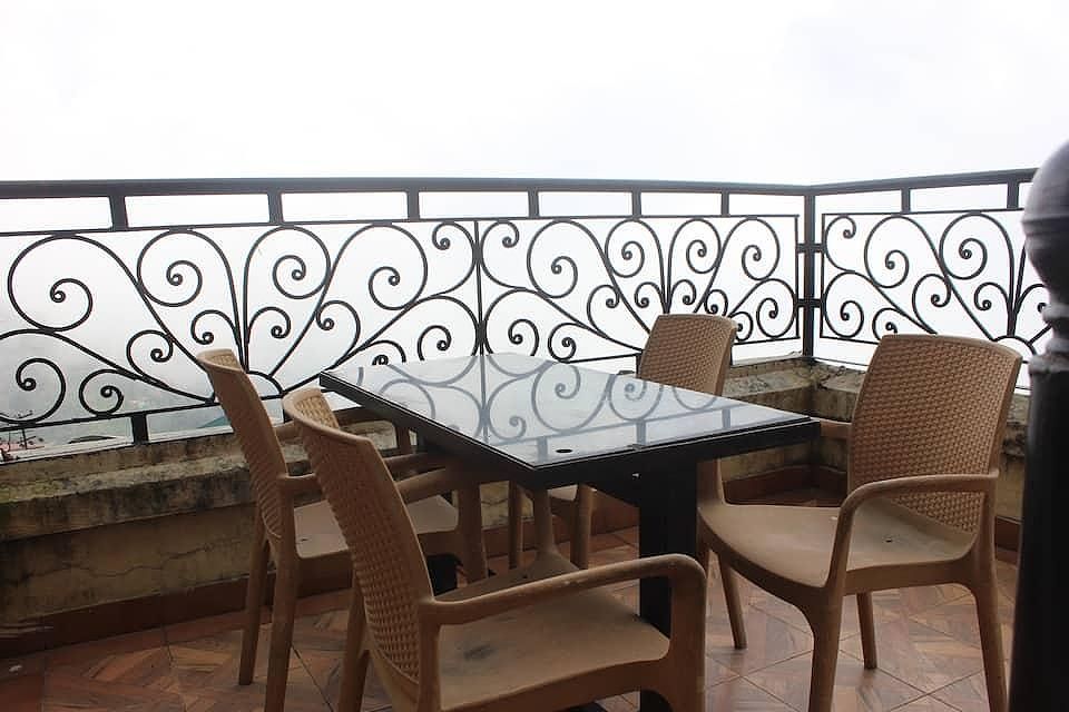 Monarch  Hotel