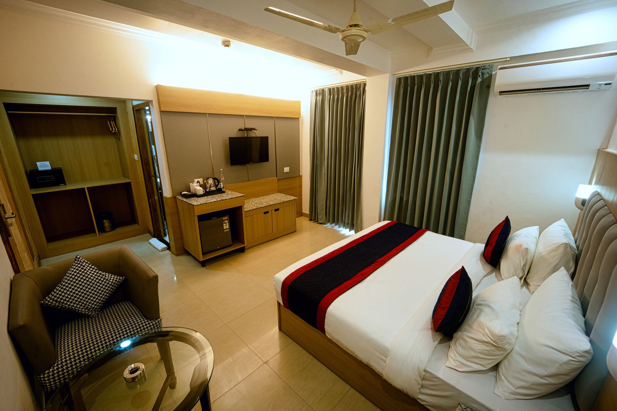 Grand Legacy Beacon, Dehradun Deluxe Room 6