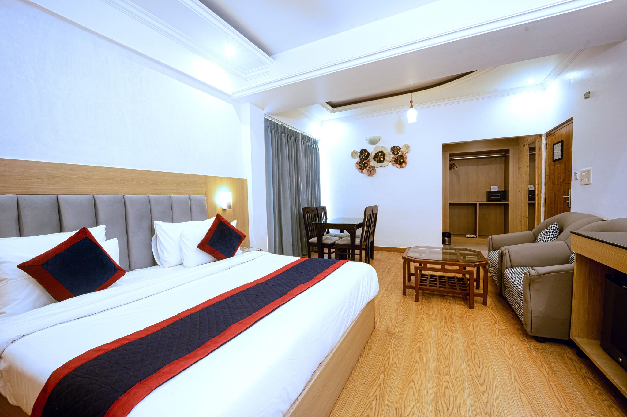 Executive Room with Working Desk