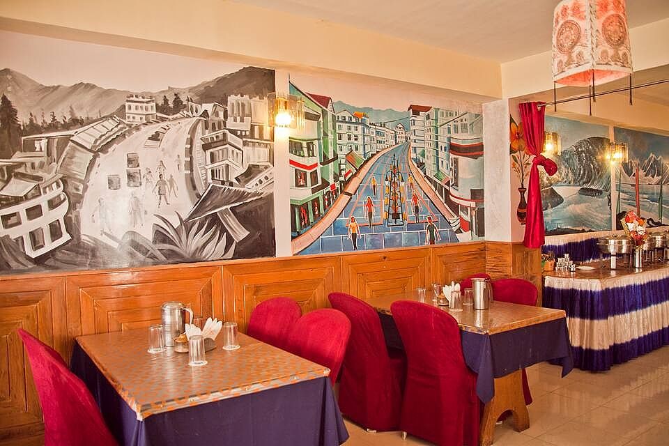Food & Dining