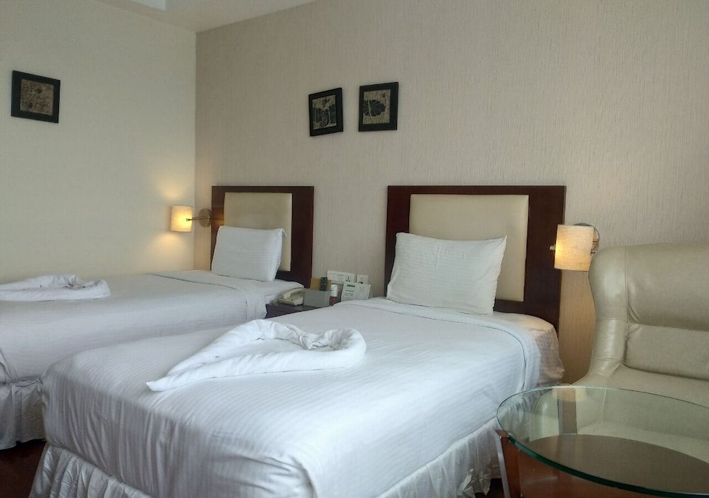 Grand Gardenia Executive Room 8