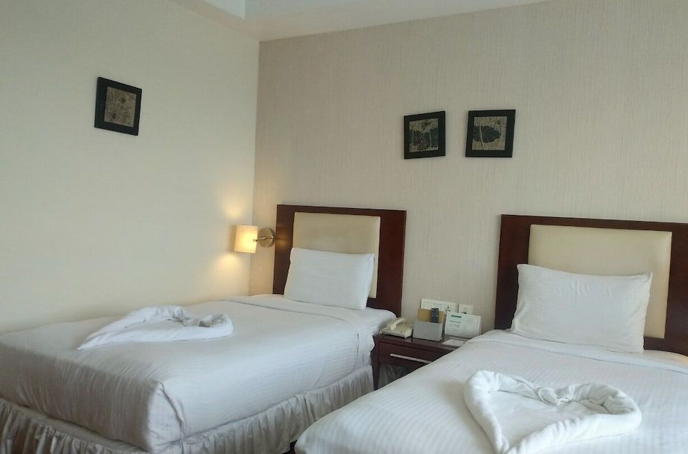 Grand Gardenia Executive Room 11