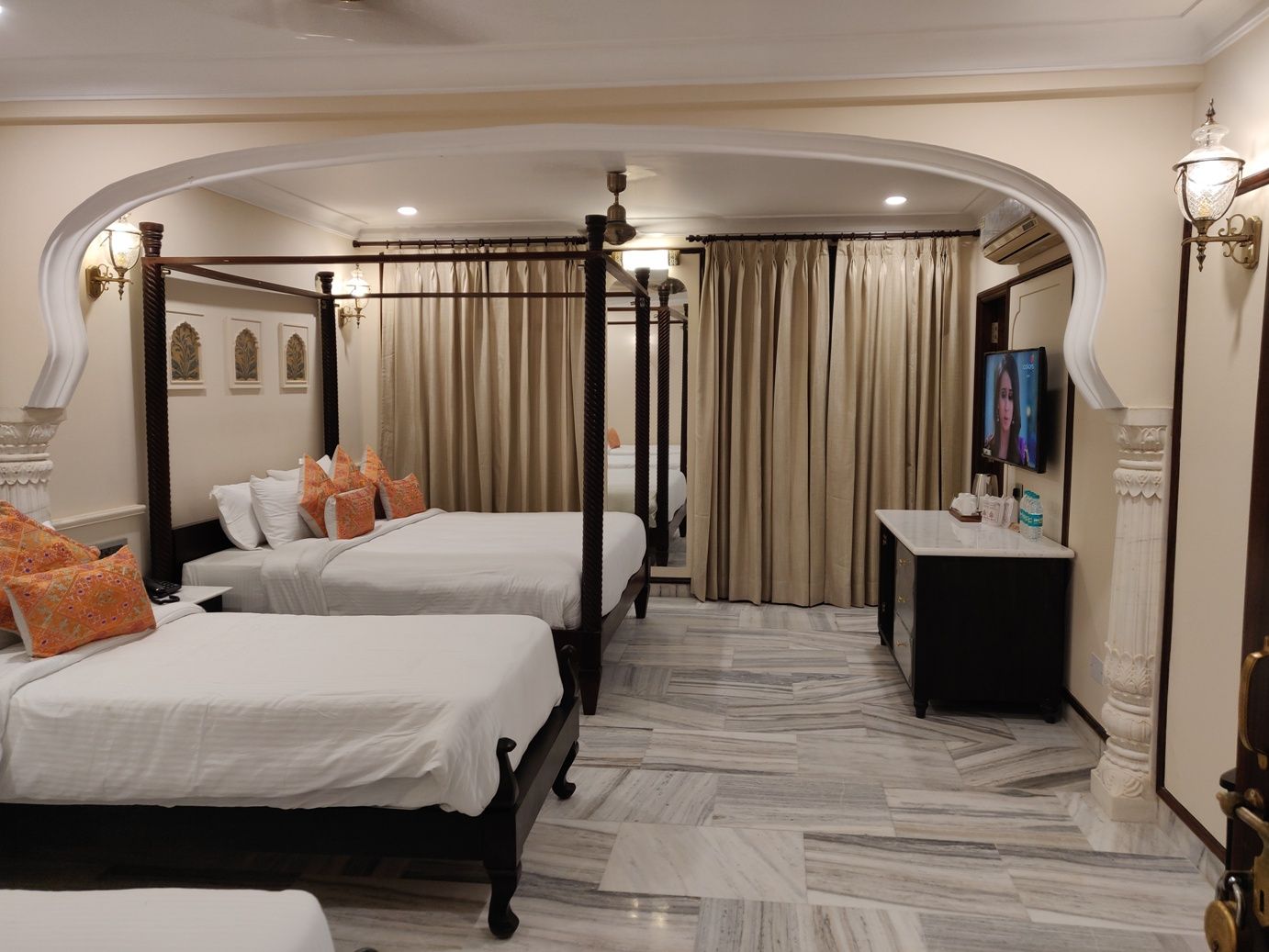 Family Room (Free Pick up on Arrival only from Train or Bus station 08 AM to 8PM)