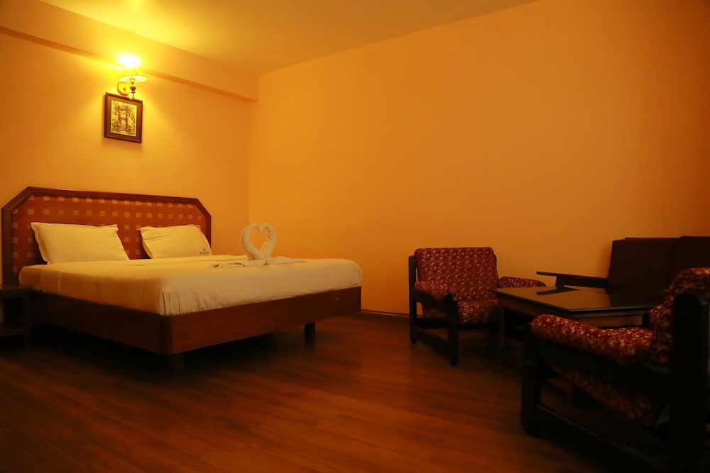 Hotel Blue Bird Prince Deluxe (Non A/C) 2