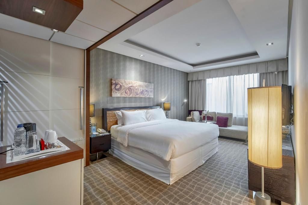 undefined Majestic Premier Hotel 4