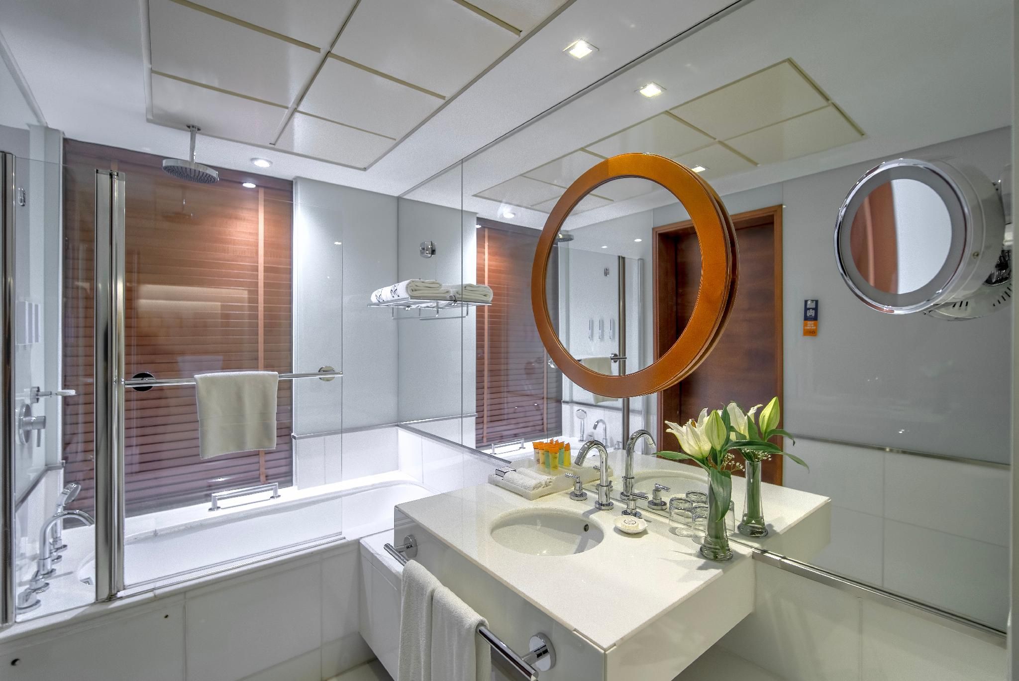 Majestic Premier Hotel Classic Double Room 3