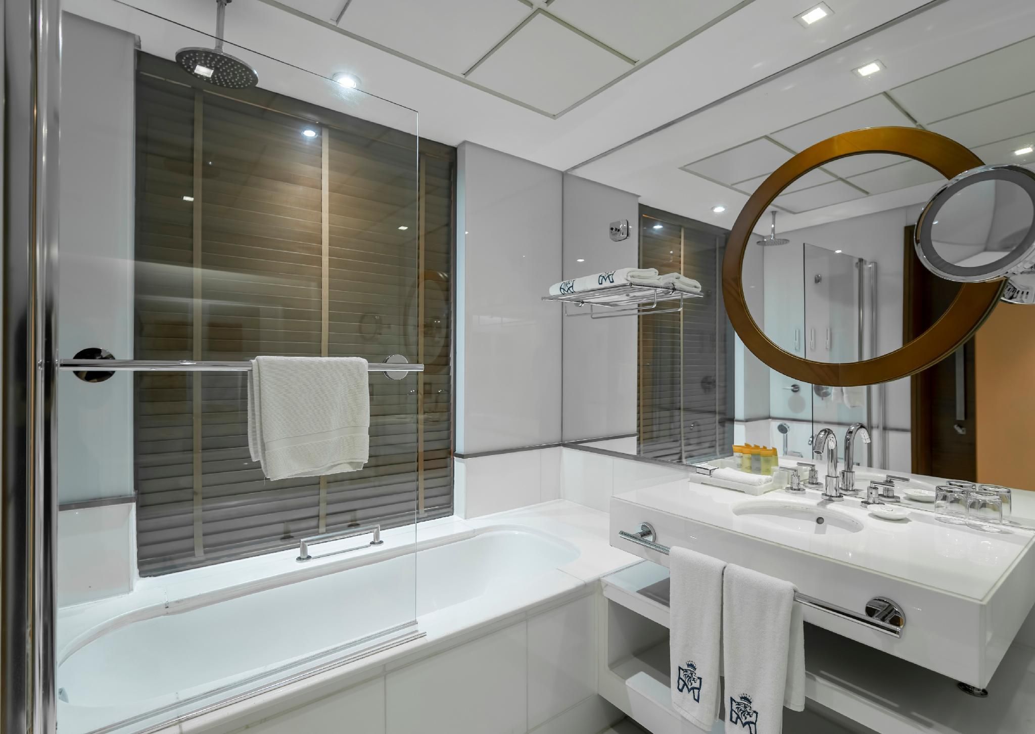 undefined Majestic Premier Hotel 5