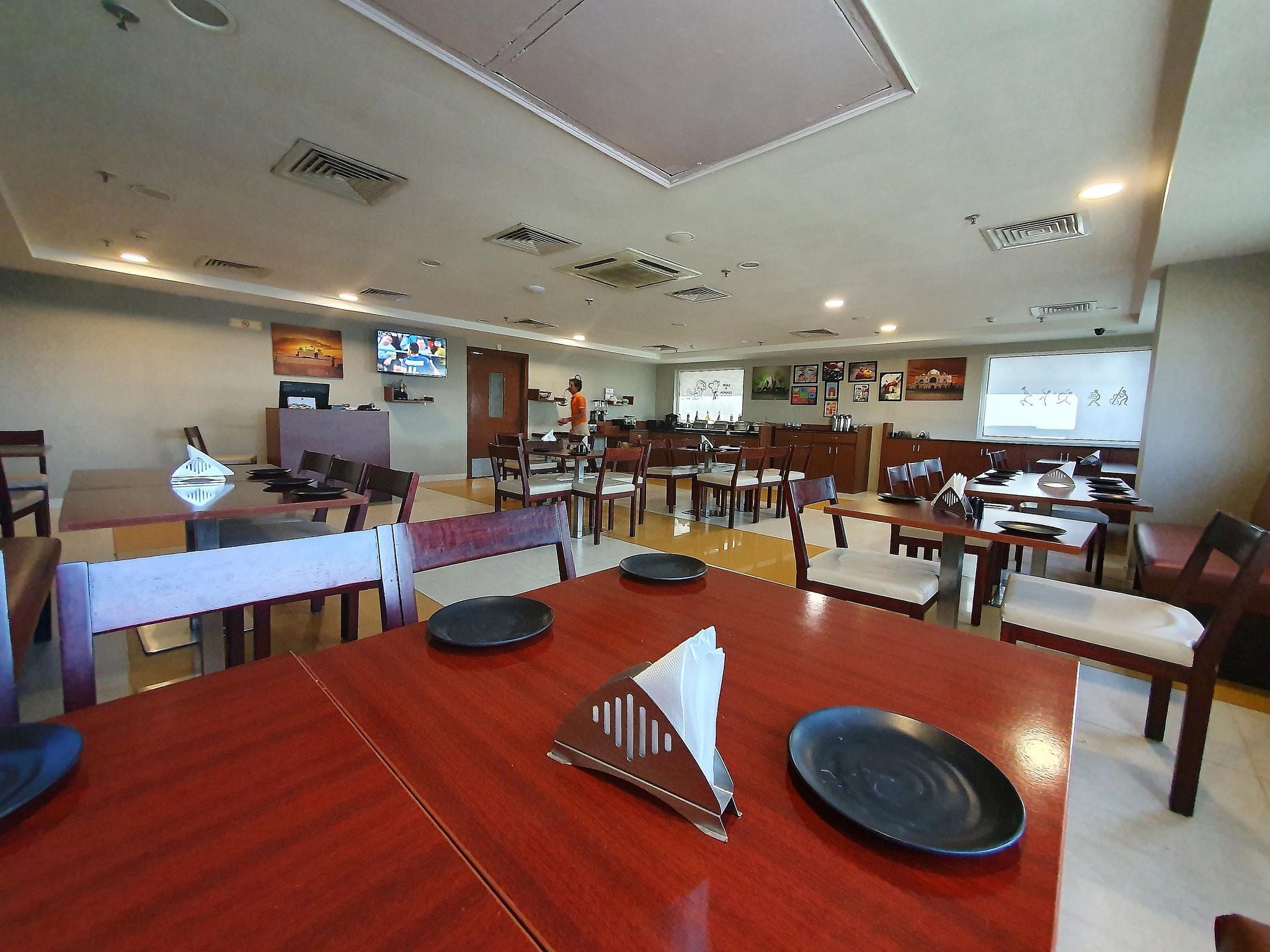Food & Dining