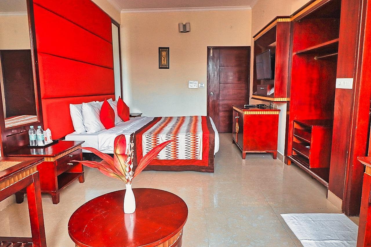 Clarks Inn Jaipur Deluxe Room 6