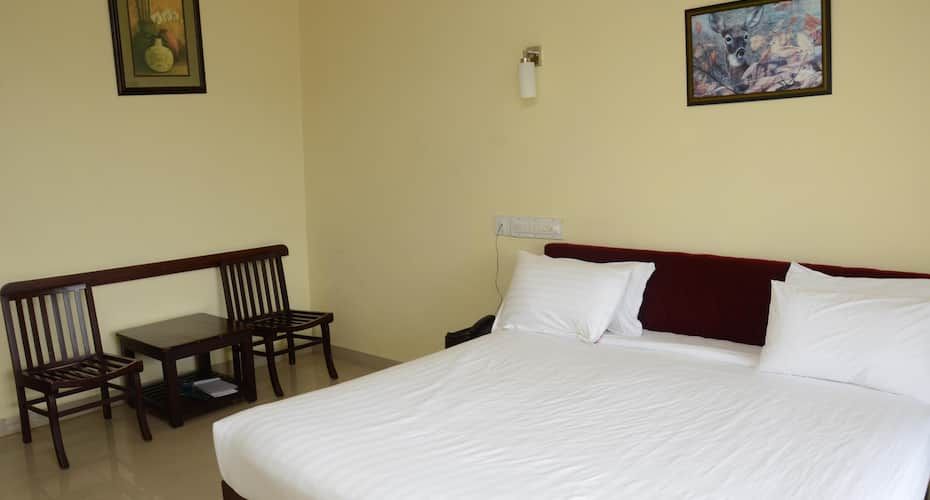 deluxe double bed room gallery valley fram