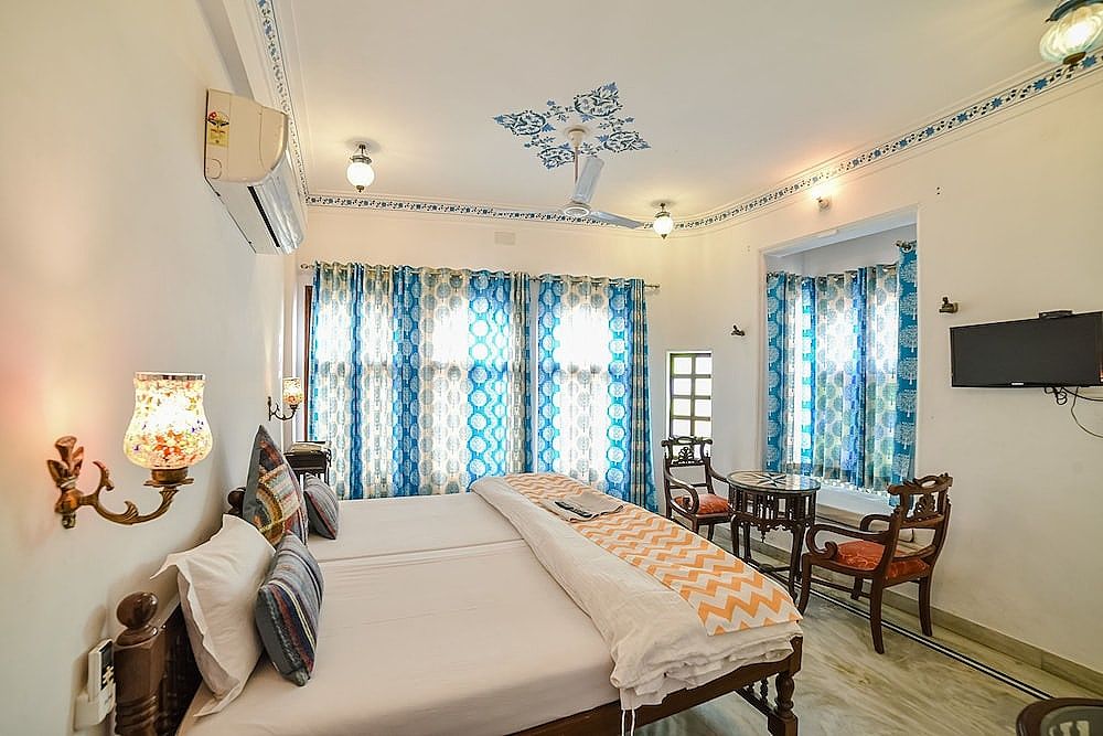 Hotel Devraj Niwas on Lake Pichola Deluxe Non Lake View Room 6