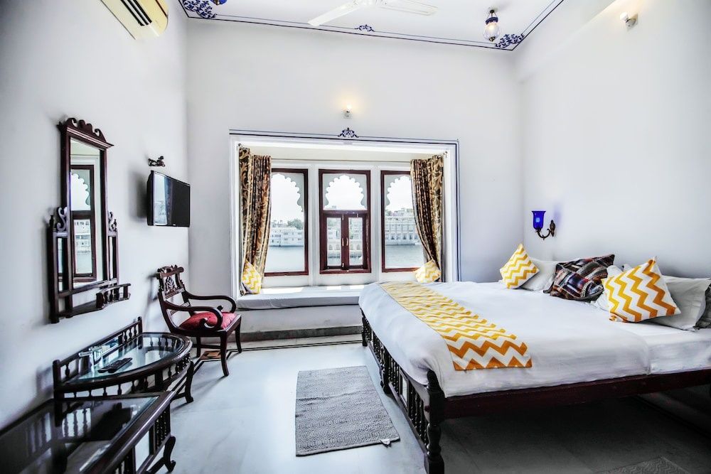 undefined Hotel Devraj Niwas on Lake Pichola 9
