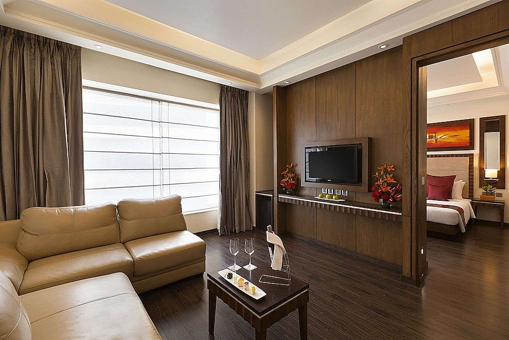 Ramada by Wyndham Gurgaon Central Executive Room - 1 Queen Bed 9