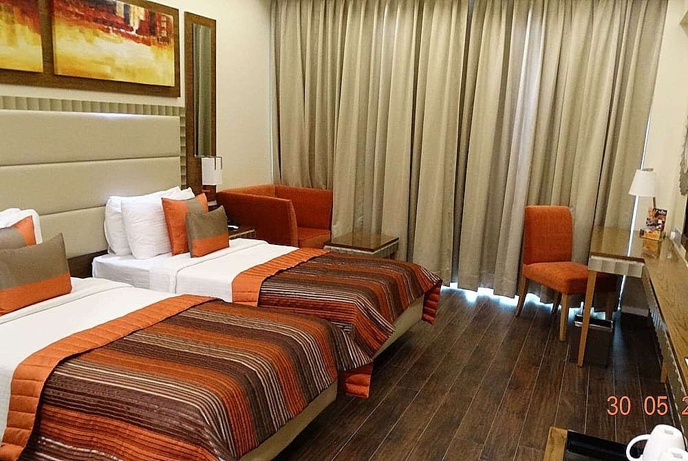 Ramada by Wyndham Gurgaon Central Executive Room - 2 Single Beds