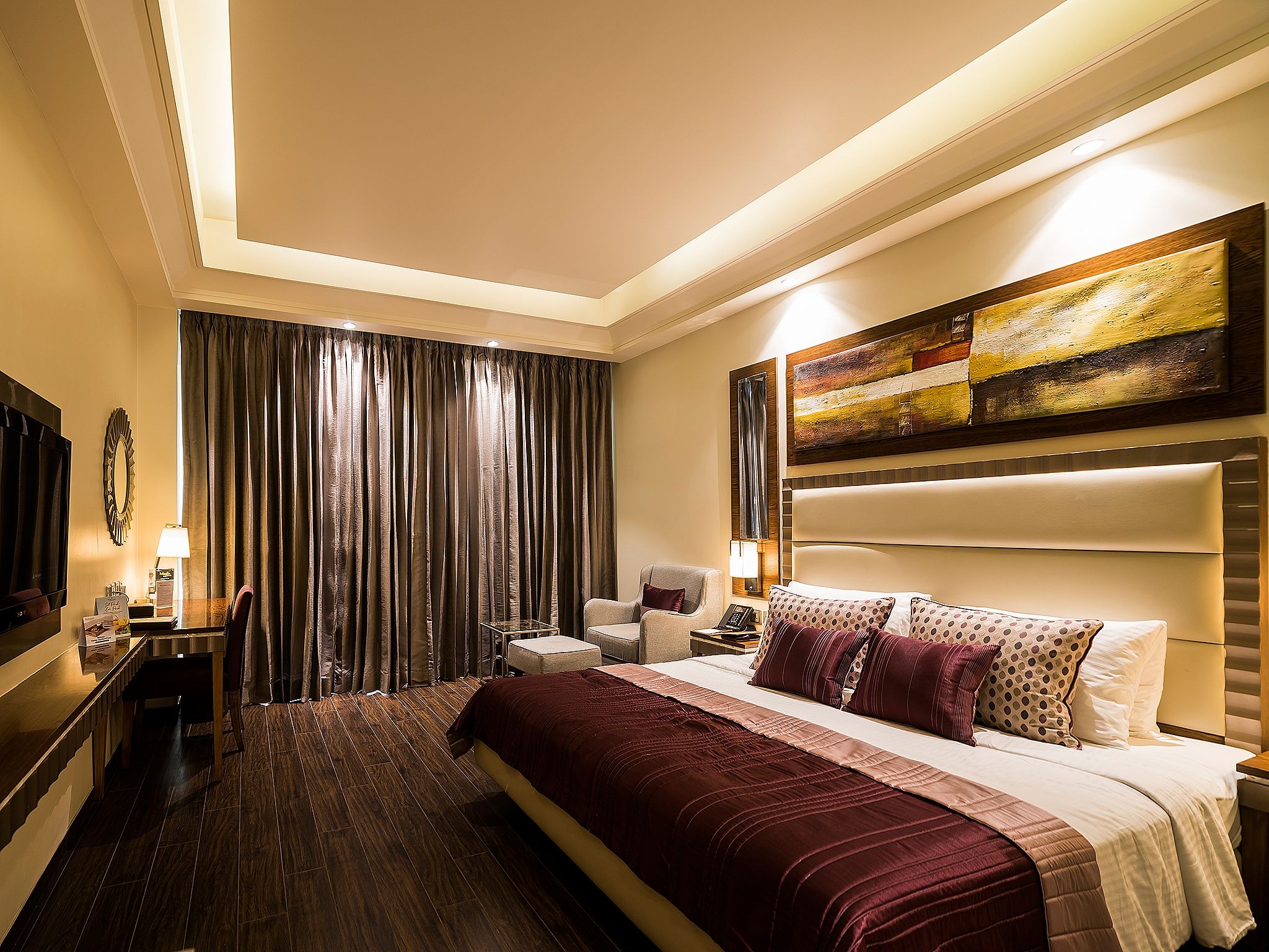 Ramada by Wyndham Gurgaon Central Executive Room - 1 Queen Bed 3
