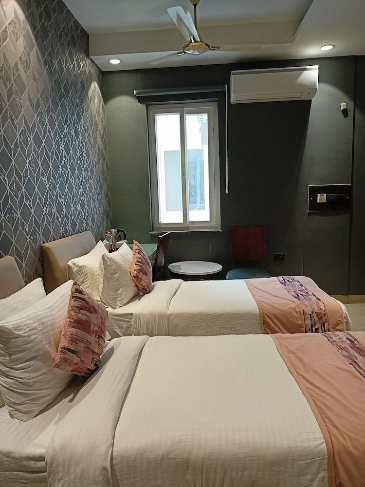 Cosy Grand @Chanakyapuri by The Cosy Hotels Deluxe Room 13