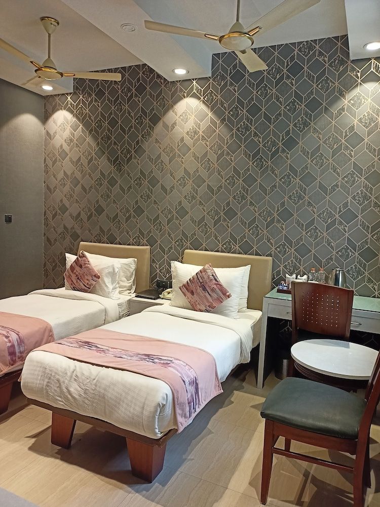 Cosy Grand @Chanakyapuri by The Cosy Hotels Deluxe Room 10