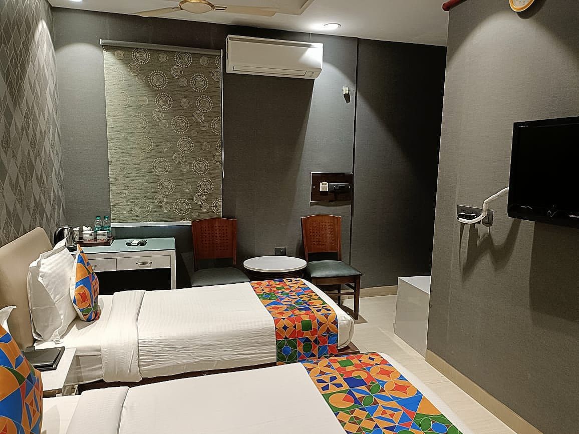 Cosy Grand @Chanakyapuri by The Cosy Hotels Deluxe Room 2