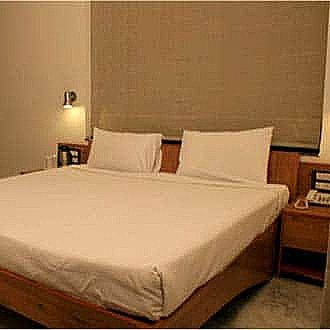 Hotel Yulia- Le Amour Inn Deluxe Room 8