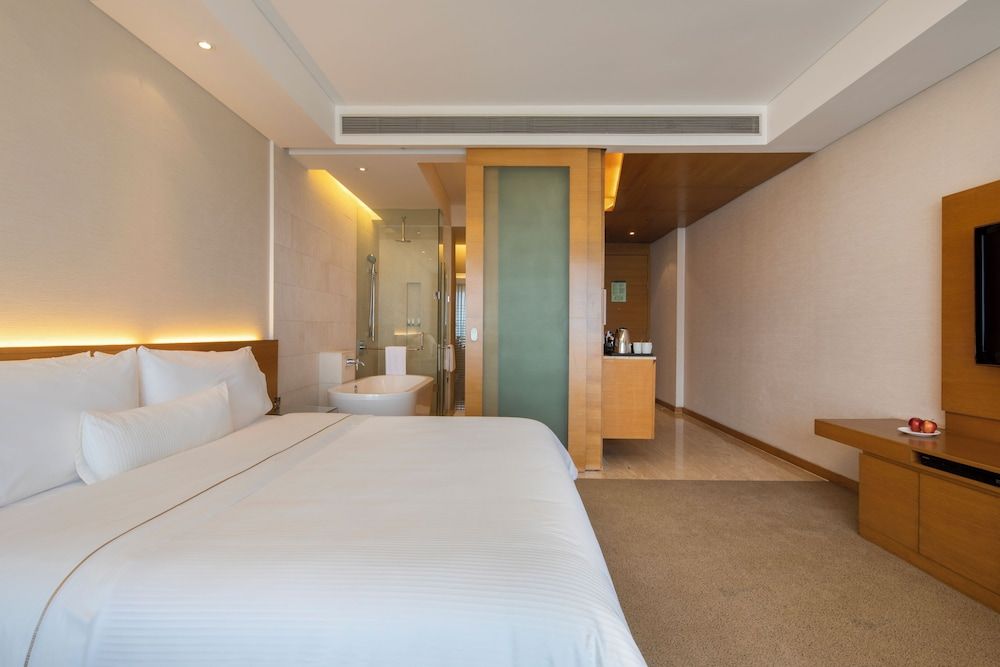 undefined The Westin Mumbai Garden City 10