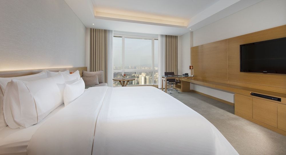 undefined The Westin Mumbai Garden City 9