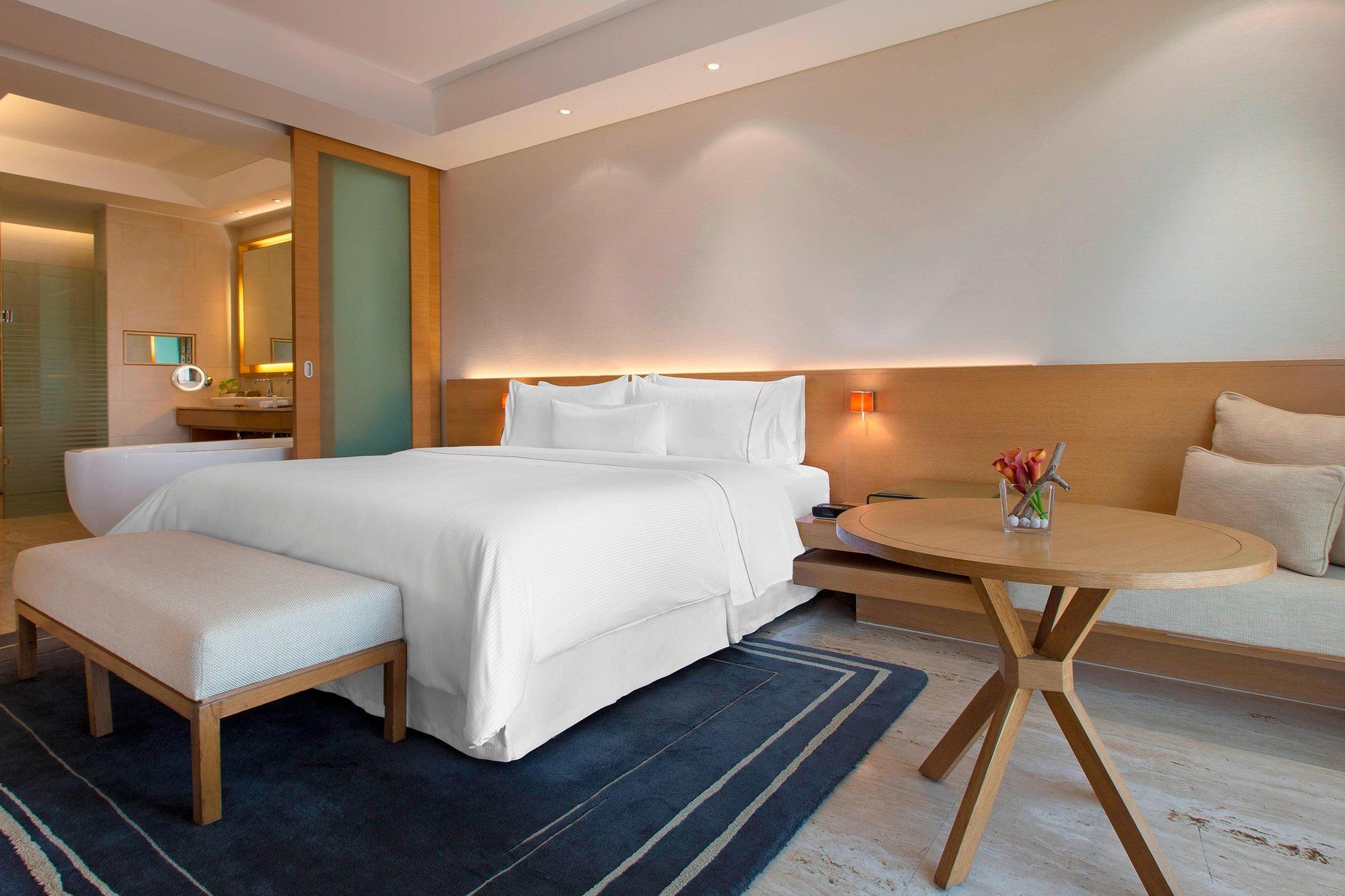 Executive lounge access, 1 Bedroom Executive Suite, 1 King, City view