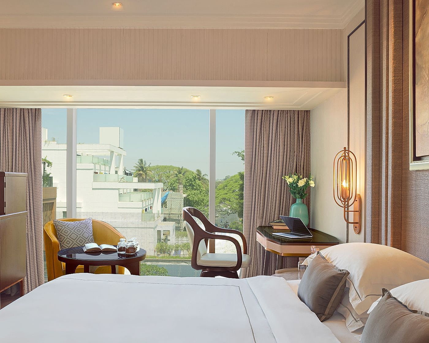 Deluxe Room Pool View King Bed