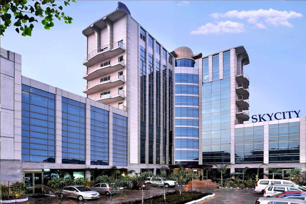 undefined SkyCity Hotel Gurgaon 6