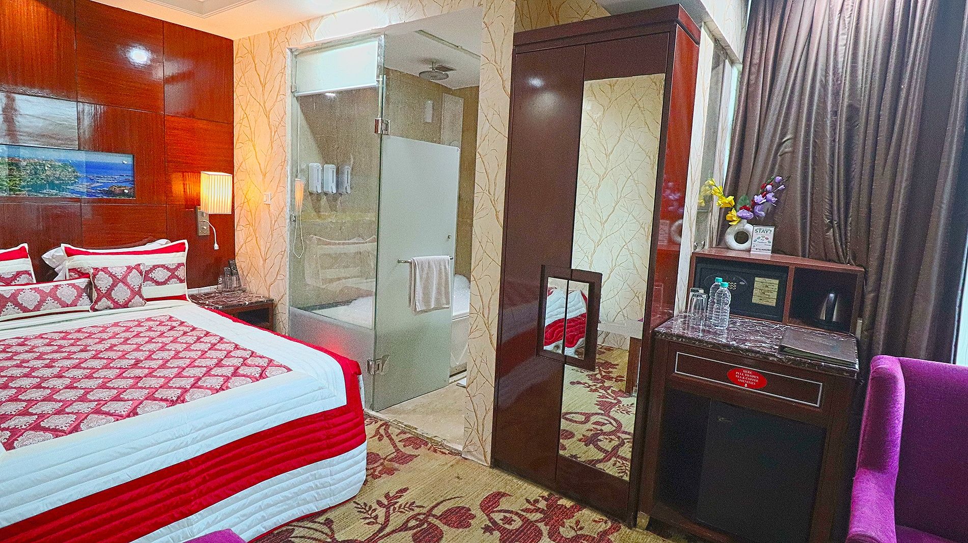 Deluxe Jacuzzi Room