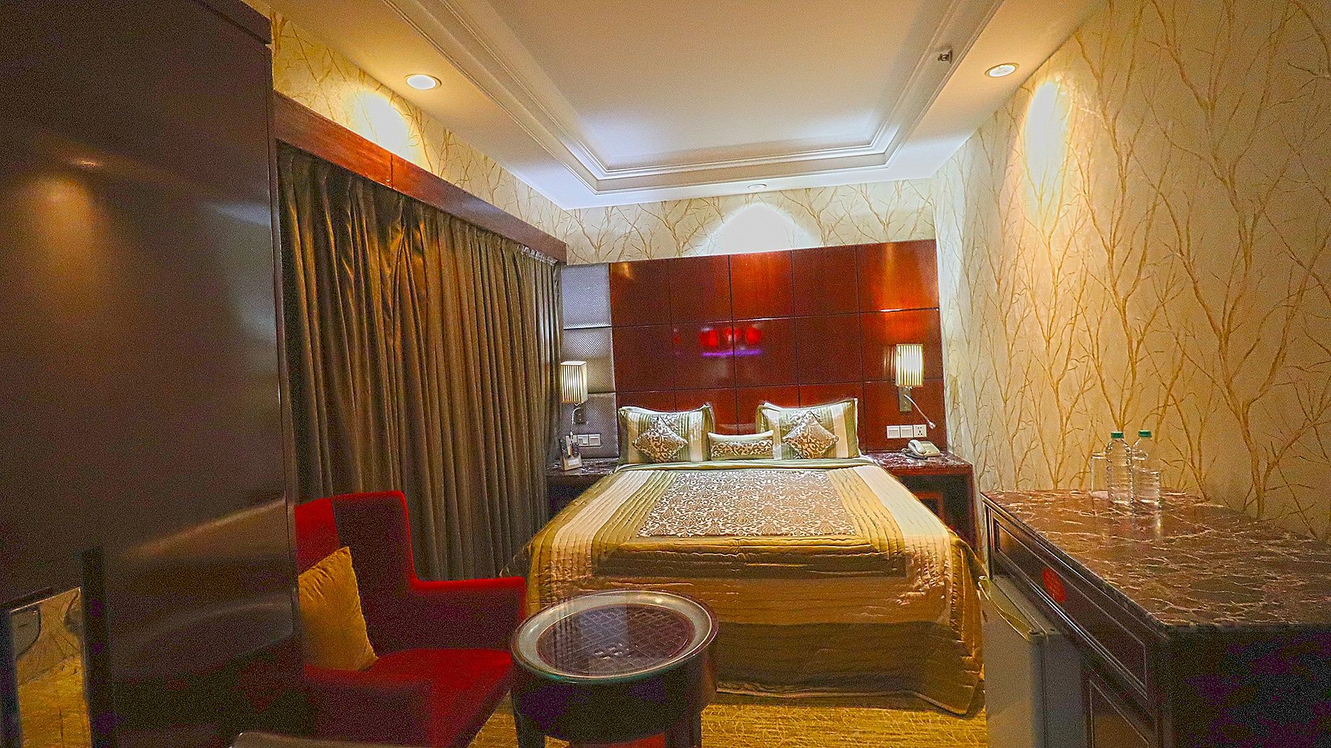 SkyCity Hotel Gurgaon Deluxe Room