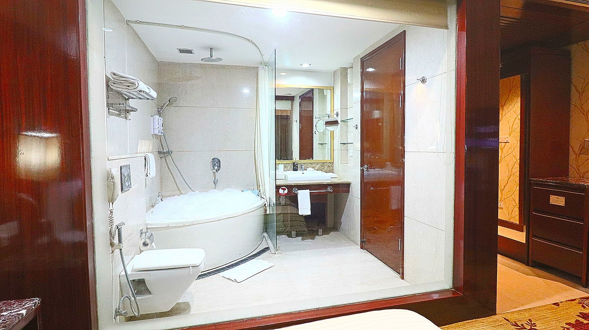 Executive Jacuzzi Room