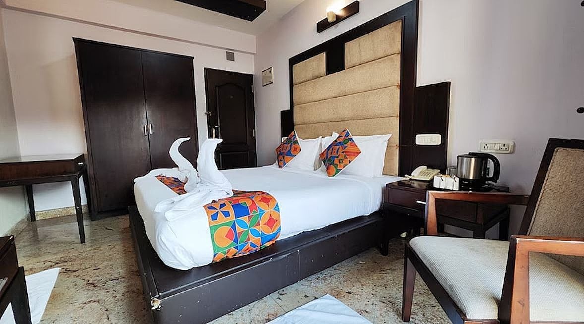 Hotel Crystal Paark Inn Comfort Room - Balcony 3