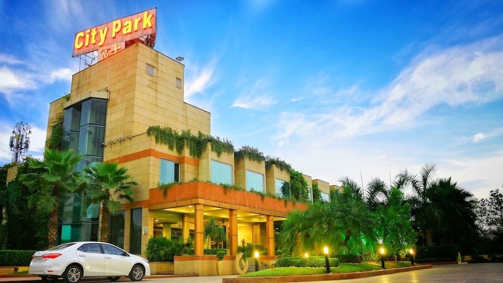 undefined Hotel City Park Airport 2