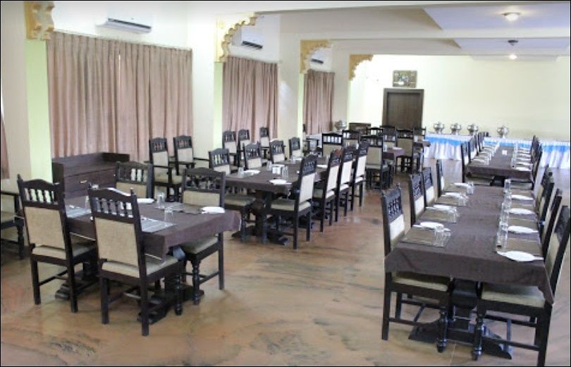 Food & Dining