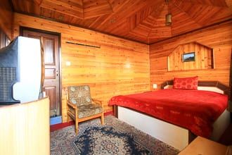 Hotel Broadway Deluxe Double Room 8