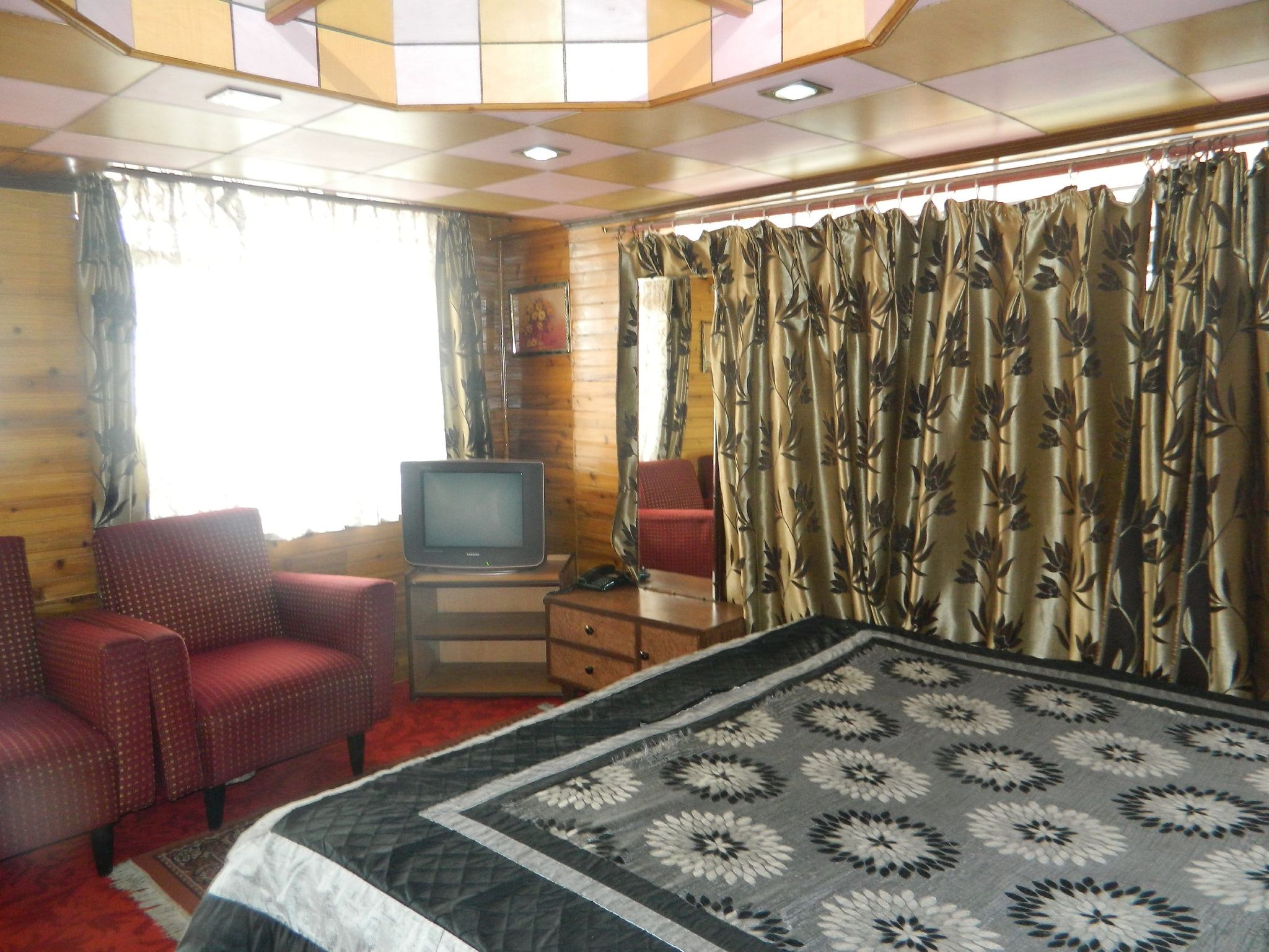 Hotel Broadway Deluxe Double Room 4