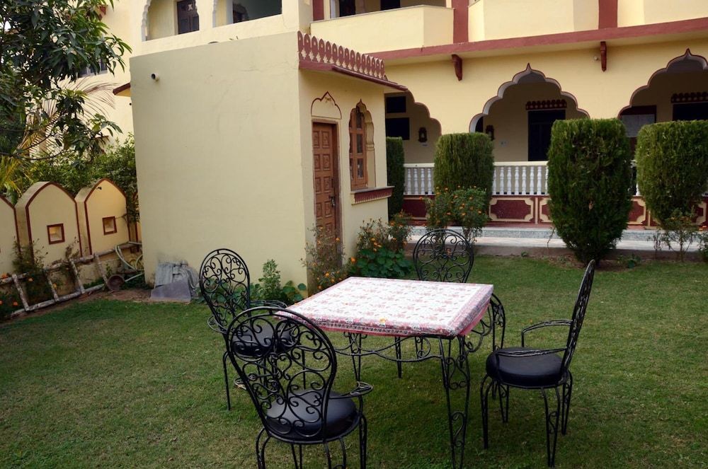 undefined Sajjan Bagh Resort 4