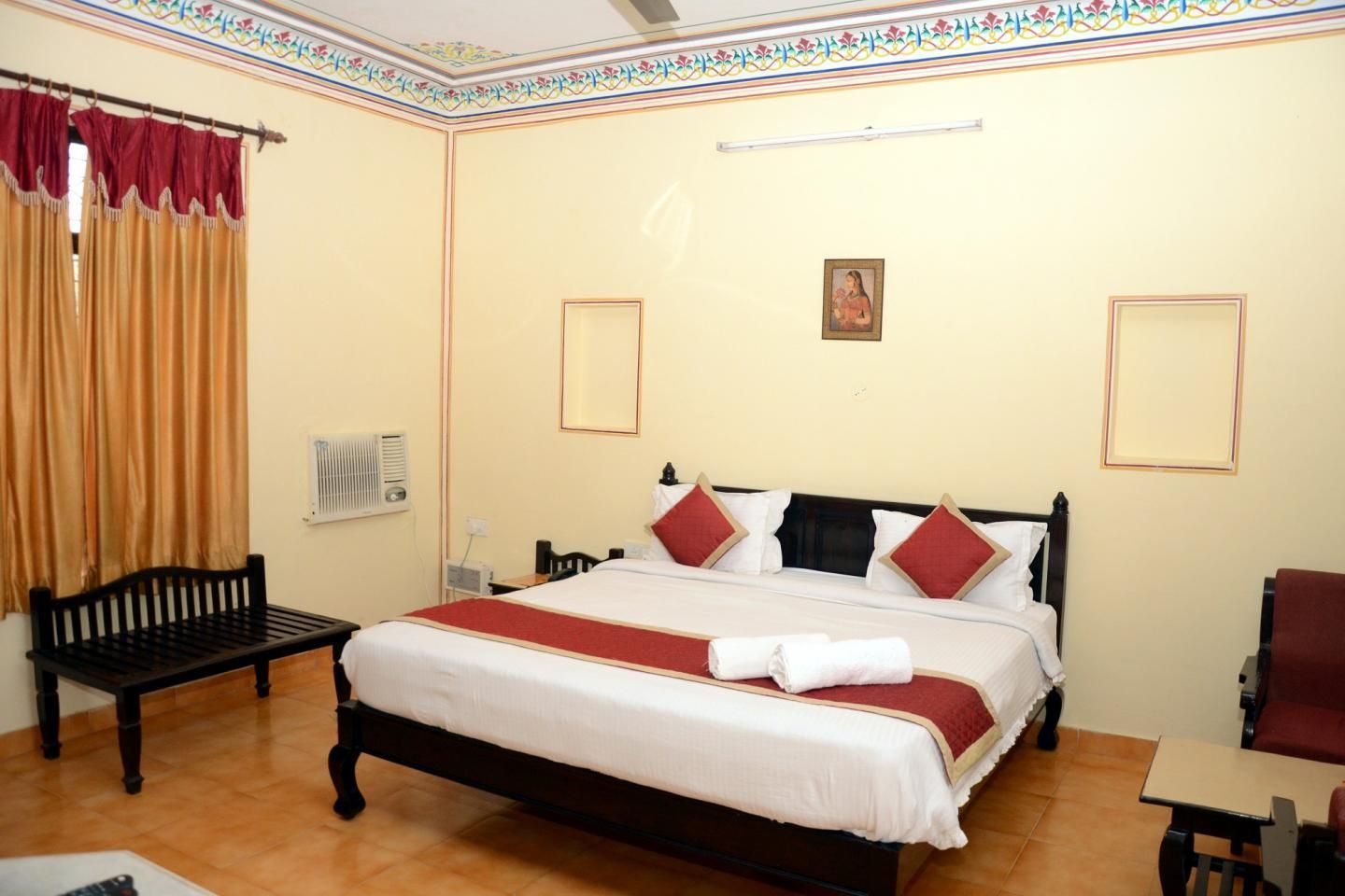 Sajjan Bagh Resort Deluxe Double Room