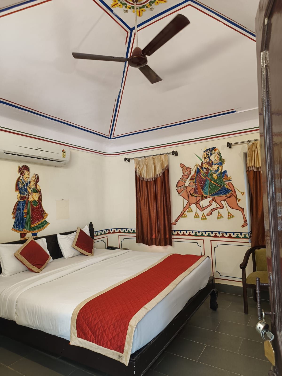 Sajjan Bagh Resort Deluxe Double Room 3