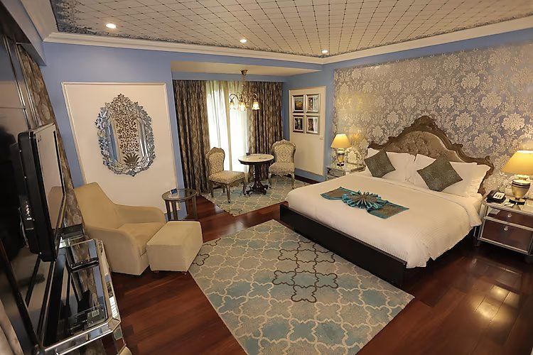 Deluxe Suite