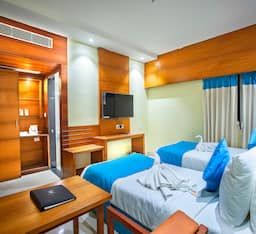 Kings Crown Deluxe Room 3