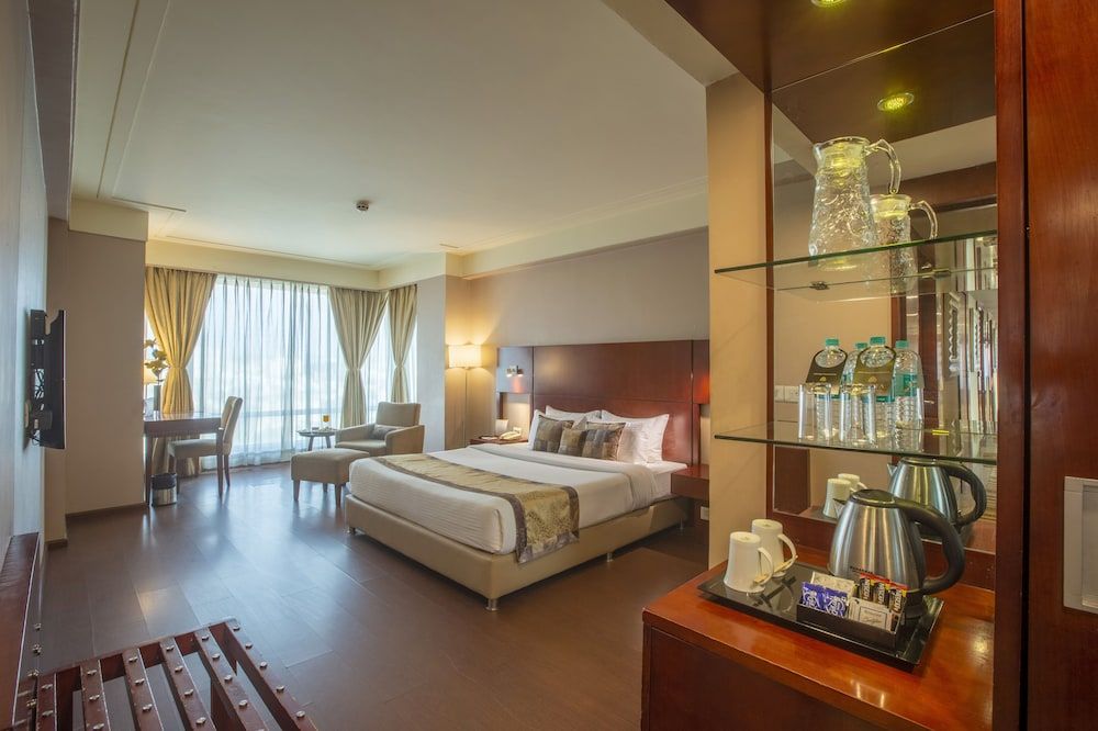 undefined Vesta International 5