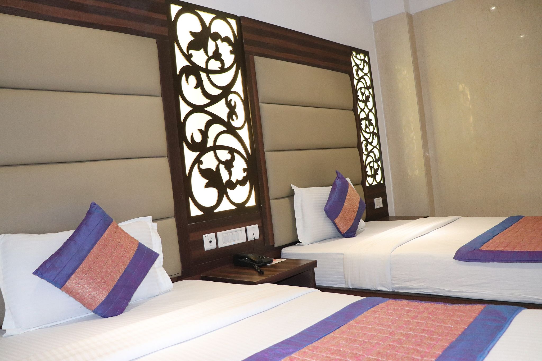 Hotel O Delhi New Delhi - Hotel Price, Reviews, Photos | Adanione.com, image size:2048x1365