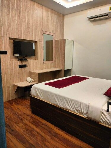 Hotel Anand Villa Premium Room 3