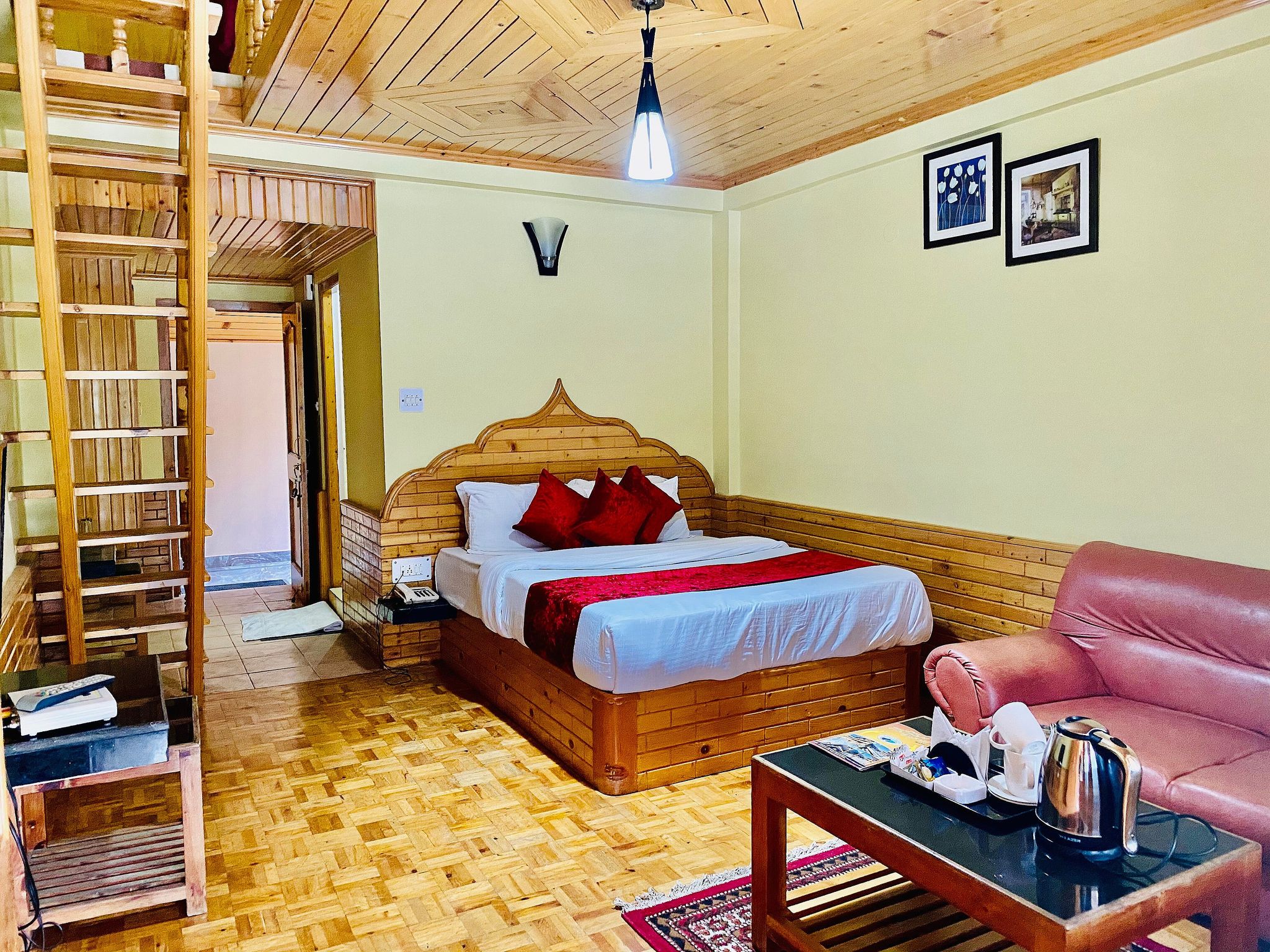 Hotel Hollywood, Manali Standard Room 2