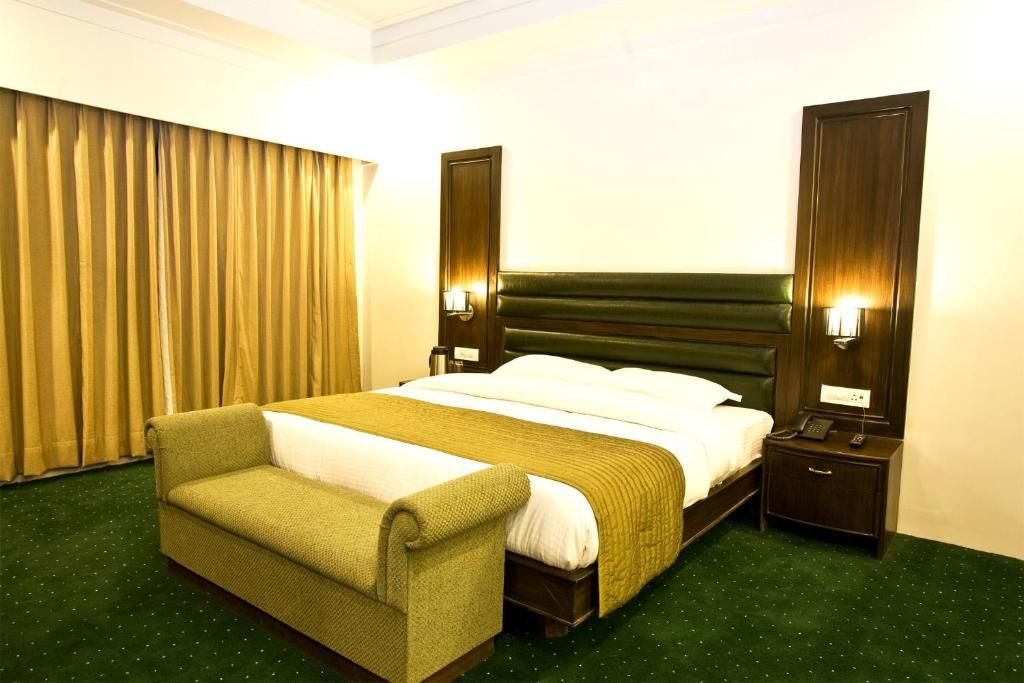 Indraprastha Resort Dalhousie - Serene Sublime Splendid Maharaja Suite with Bathtub 2