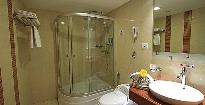 Parijatha Gateway Hotel Premium Room 17
