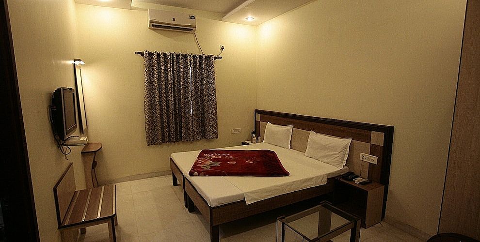 Hotel Sarovar Regency Deluxe Room 5