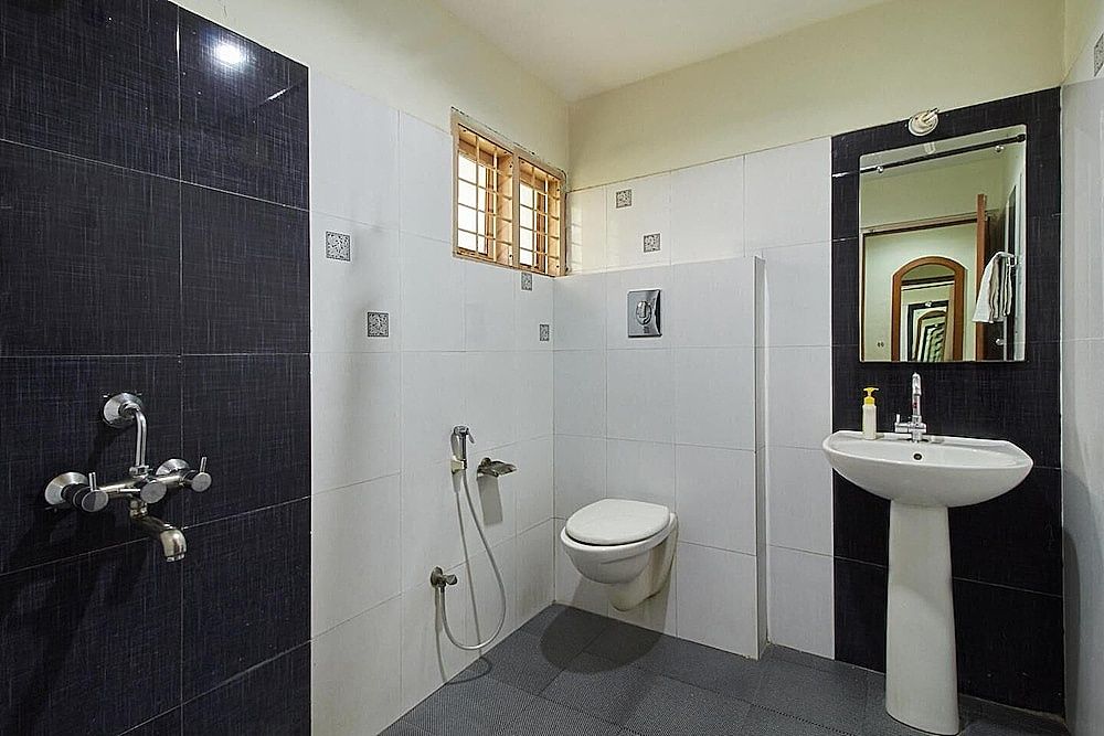 Falcons Nest Studio Apartments Luxury Apartment, 1 Queen Bed, Non Smoking 5